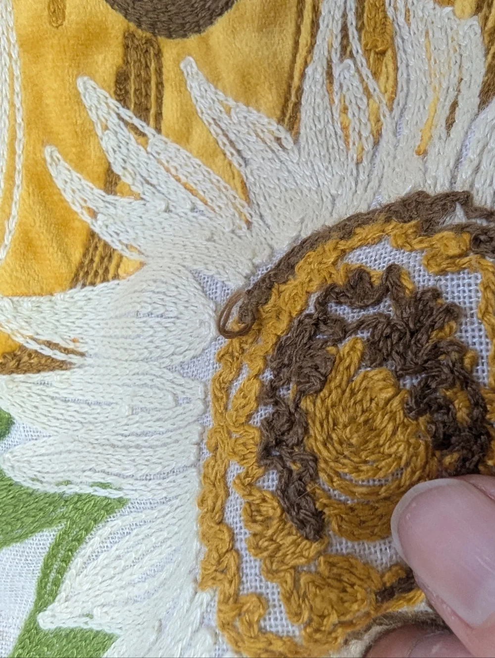 Honey Bee Embroidered Table Runner 15
